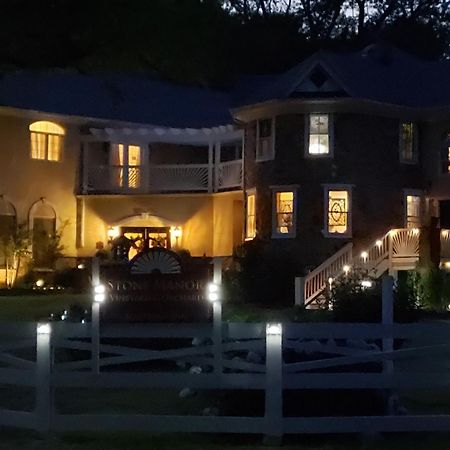 Stone Manor Boutique Inn Britain Екстер'єр фото