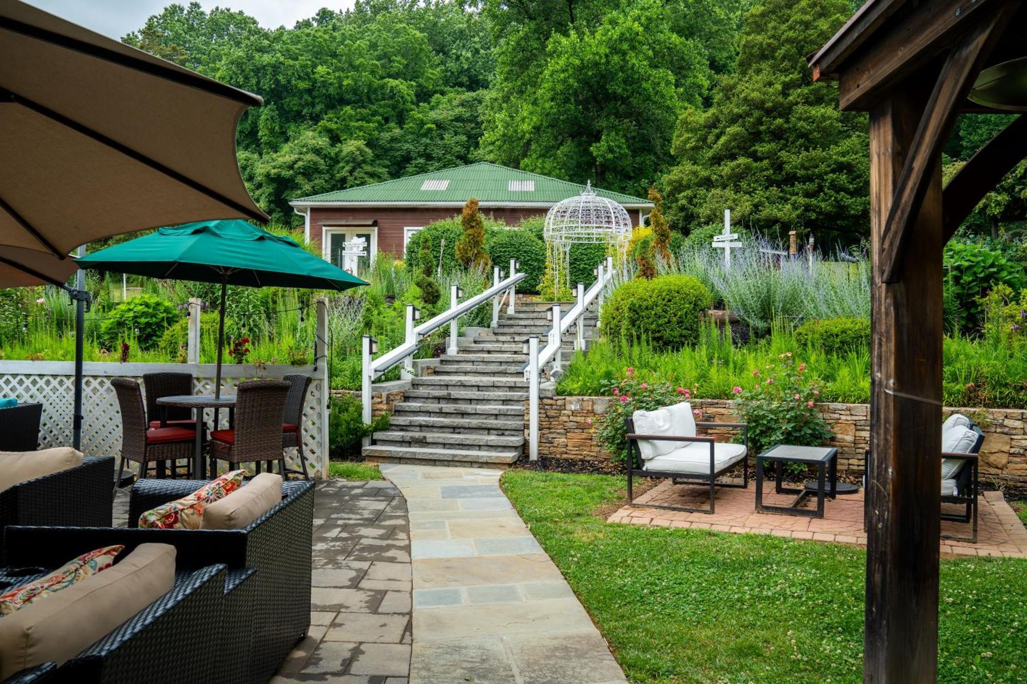 Stone Manor Boutique Inn Britain Екстер'єр фото