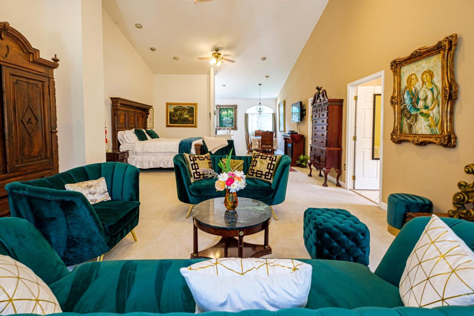 Stone Manor Boutique Inn Britain Екстер'єр фото