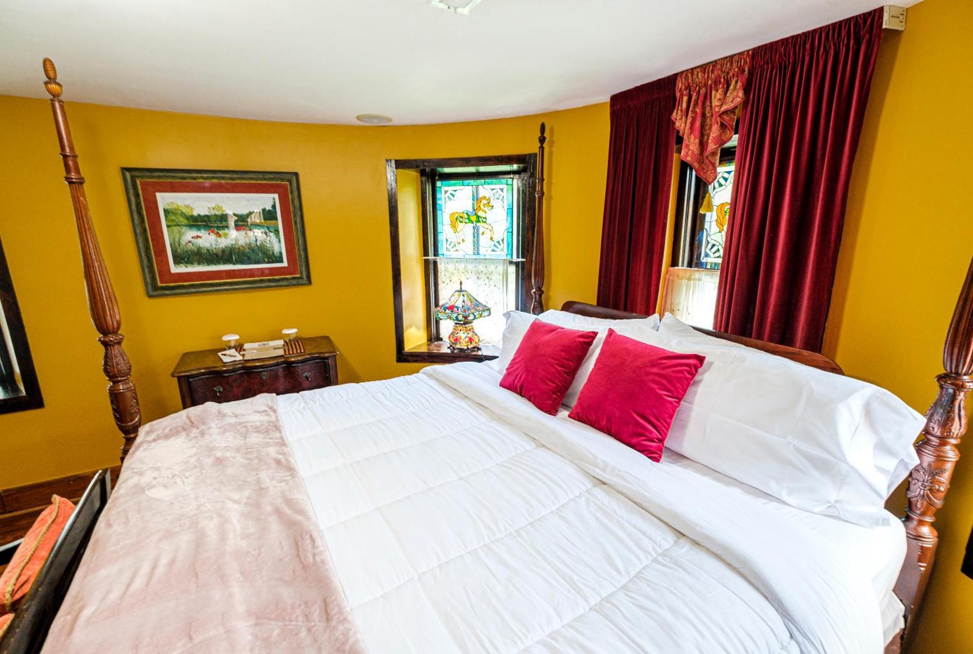 Stone Manor Boutique Inn Britain Екстер'єр фото