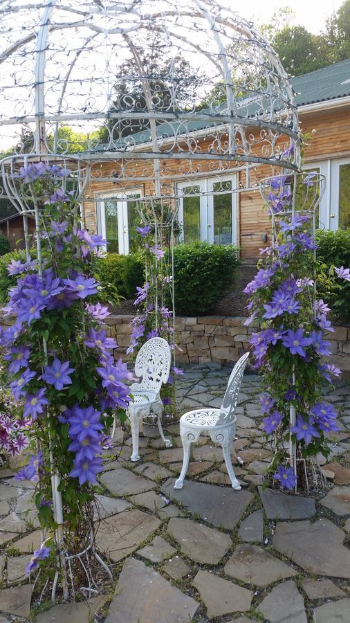 Stone Manor Boutique Inn Britain Екстер'єр фото